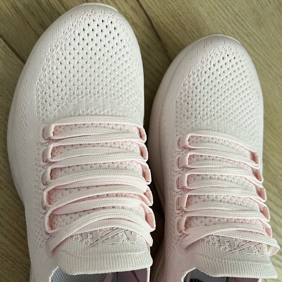 APL ♡ Techloom Breeze Sneakers in Baby Pink - Picture 7 of 7